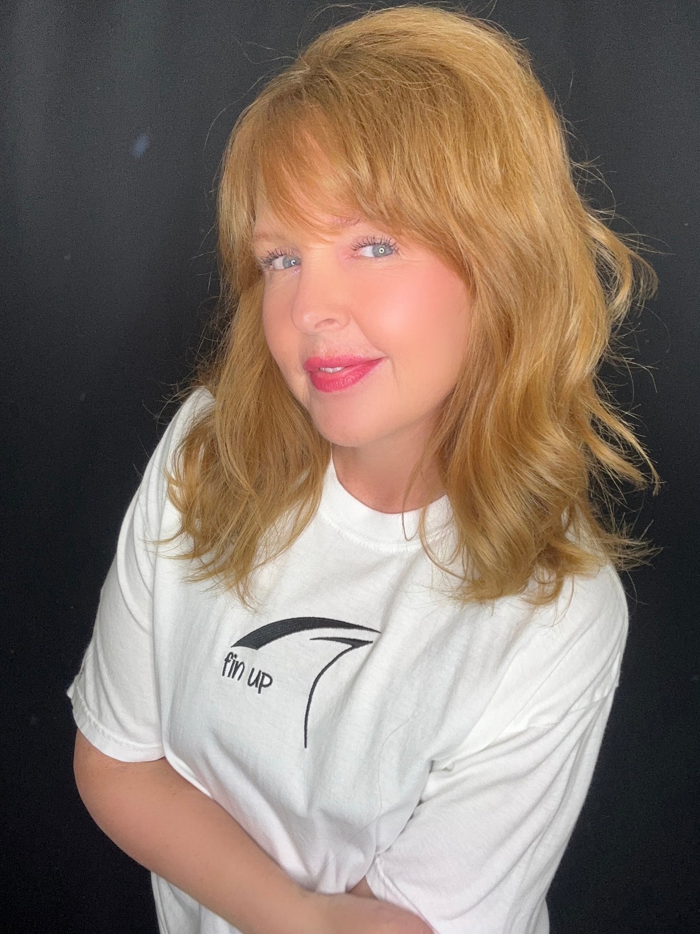 "fin up" - T-Shirt - LARGE